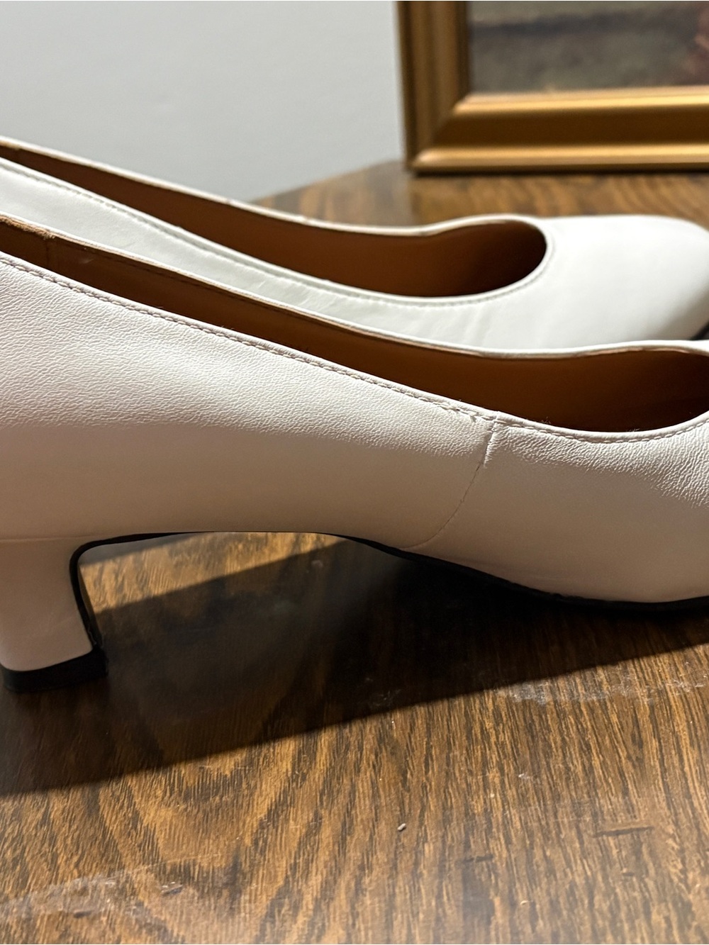 Array Ivory Leather Round-Toe Ballet Flats - Picture 3 of 4